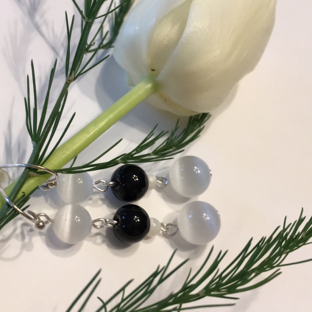 🆕Onyx and Cats eye earrings with SS hooks.